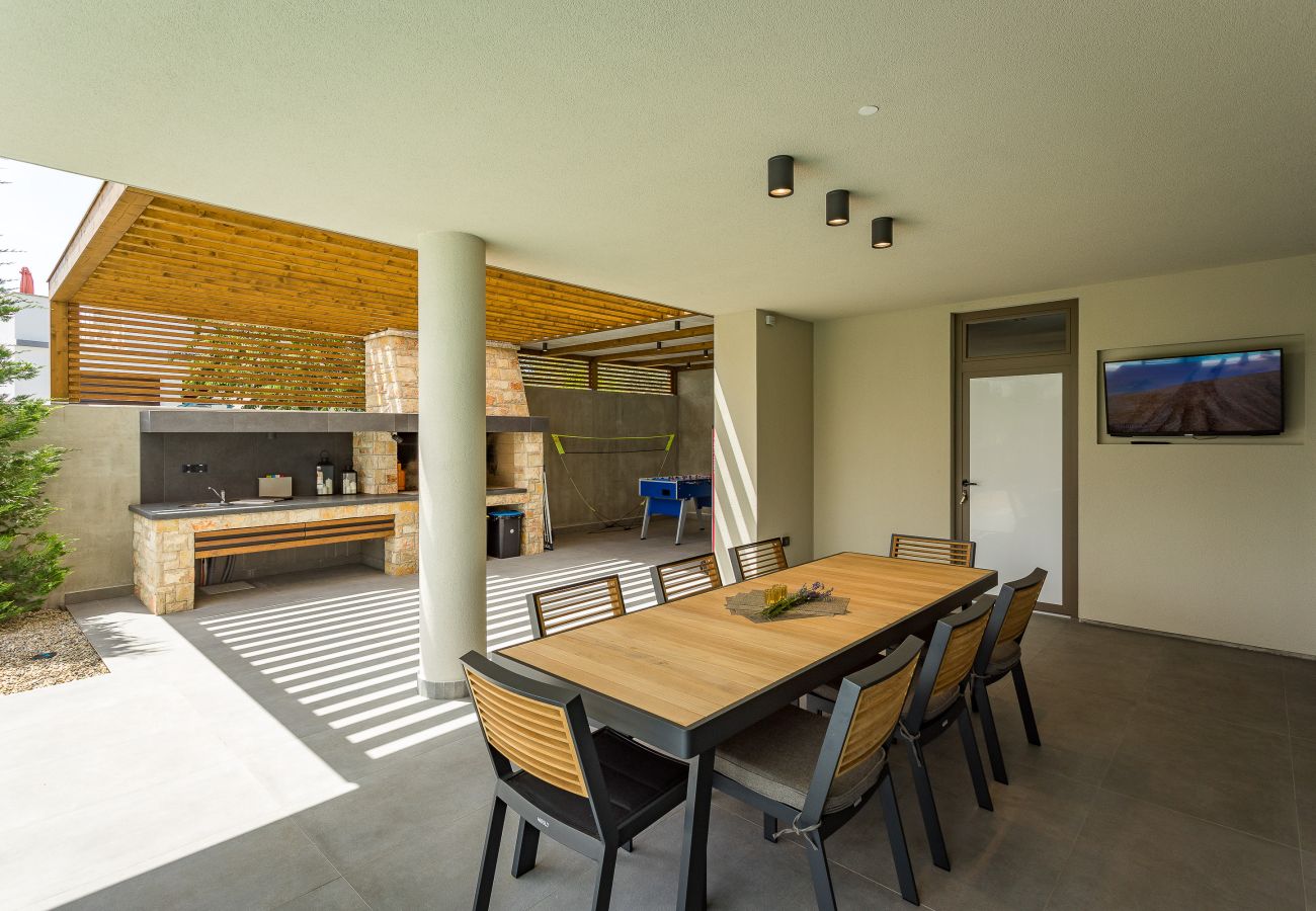 Villa in Banjole - Villa One Way for 8 people near Medulin with heated pool, kids playground & only 200 m from the beach