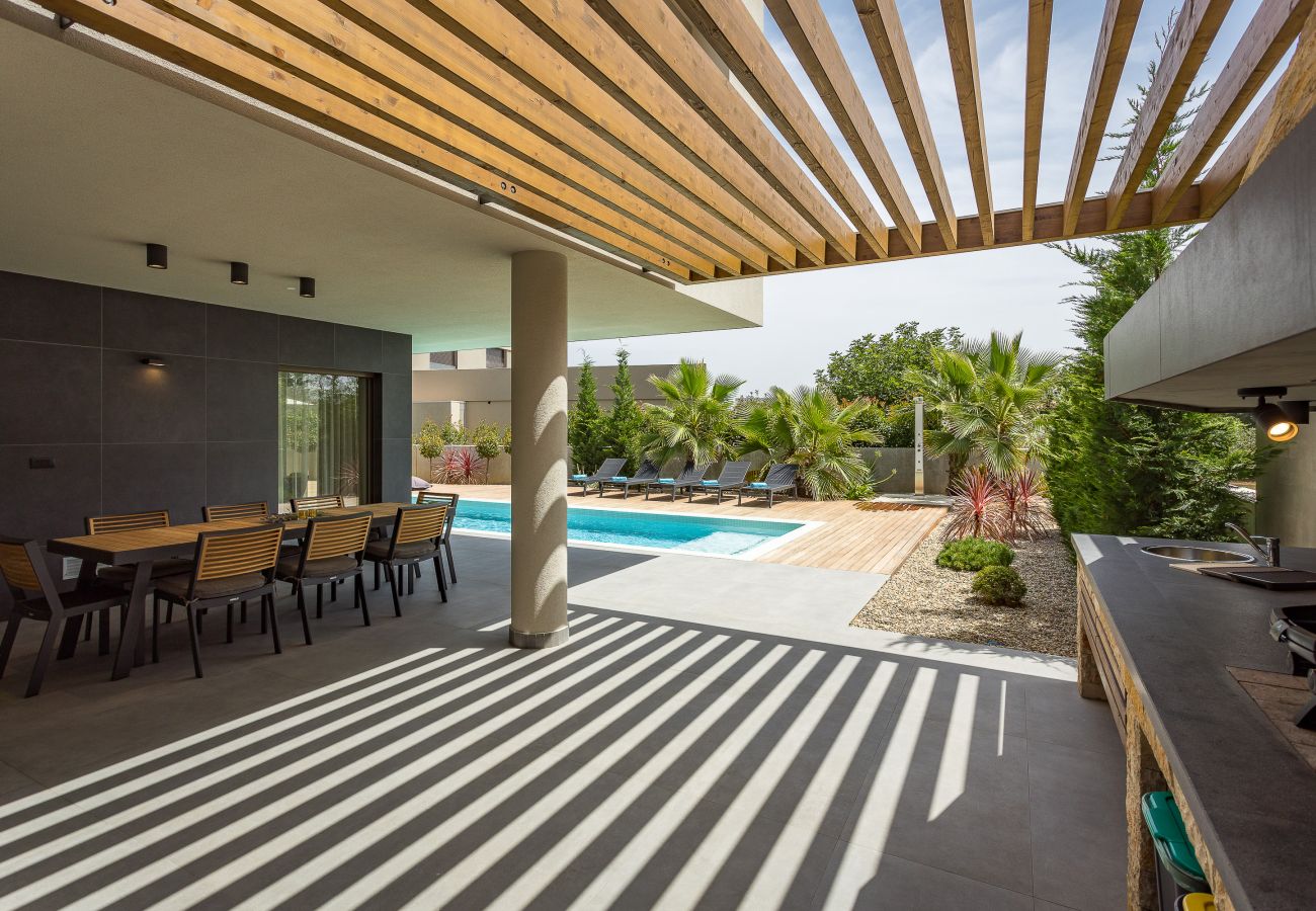 Villa in Banjole - Villa One Way for 8 people near Medulin with heated pool, kids playground & only 200 m from the beach