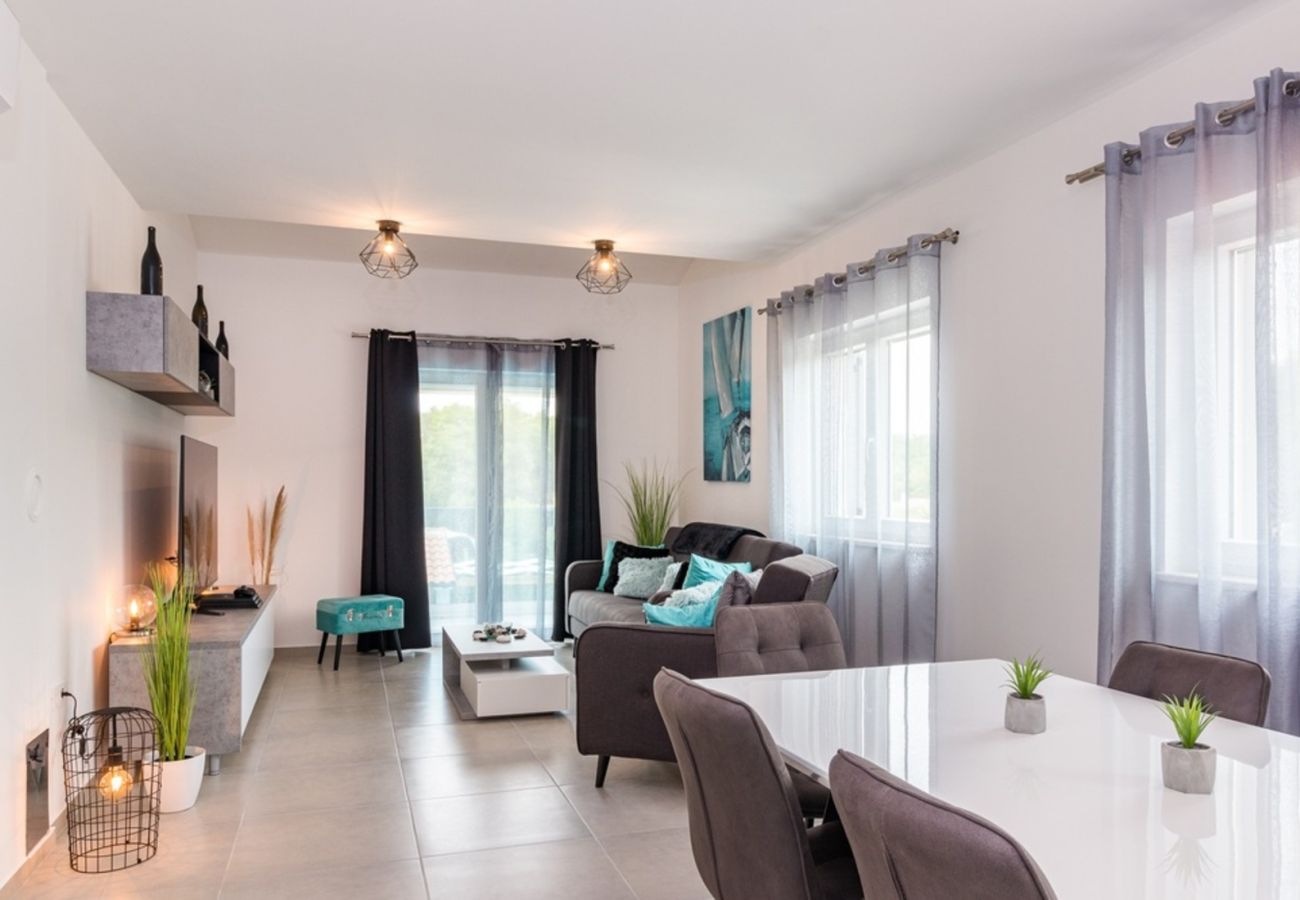 Villa in Pula - Villa Horizon for 18 people near Pula with large garden and children playground