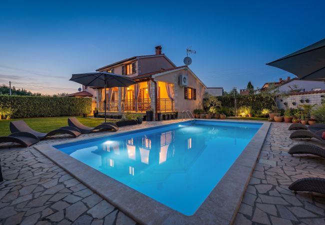 Villa in Porec - Villa Mia & Iva for 6+2 people near Poreč with private pool & kids playground - pet friendly