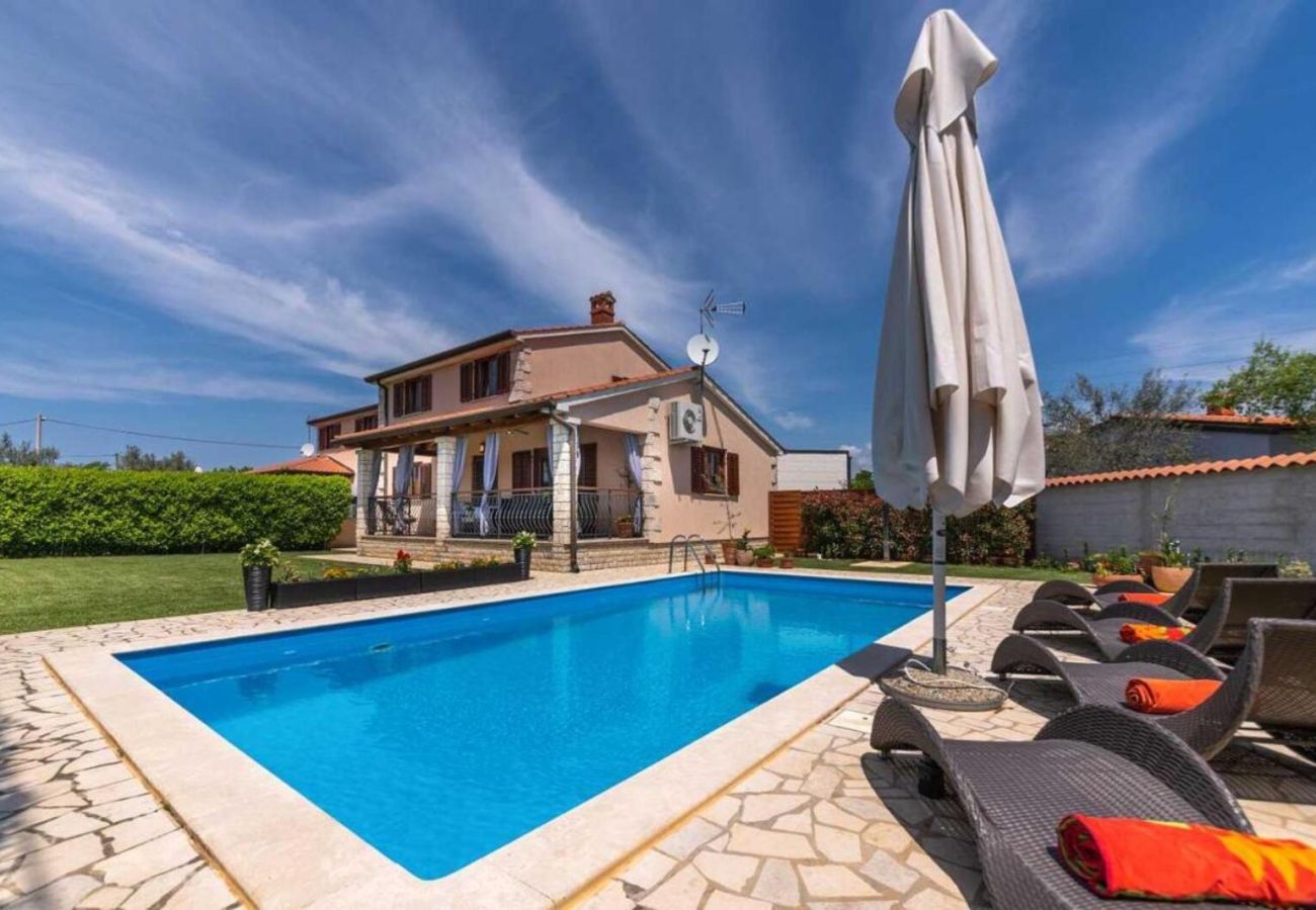 Villa in Porec - Villa Mia & Iva for 6+2 people near Poreč with private pool & kids playground - pet friendly