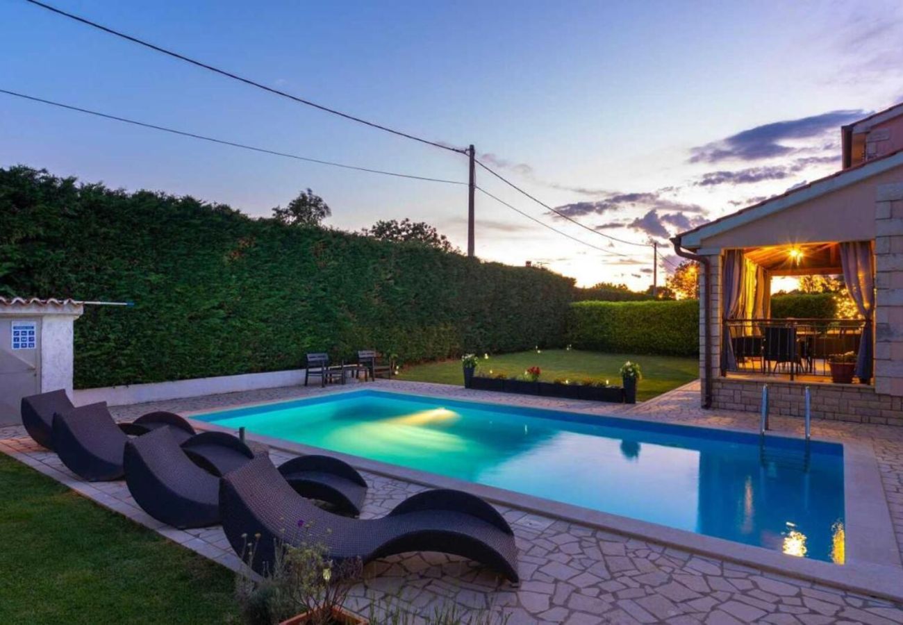 Villa in Porec - Villa Mia & Iva for 6+2 people near Poreč with private pool & kids playground - pet friendly