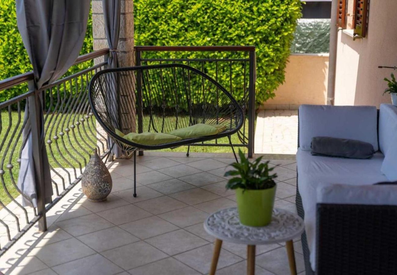 Villa in Porec - Villa Mia & Iva for 6+2 people near Poreč with private pool & kids playground - pet friendly