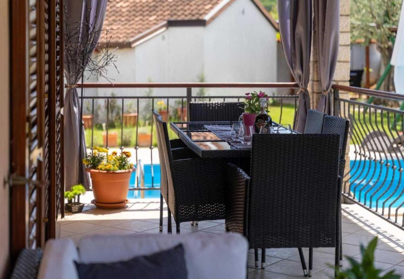Villa in Porec - Villa Mia & Iva for 6+2 people near Poreč with private pool & kids playground - pet friendly
