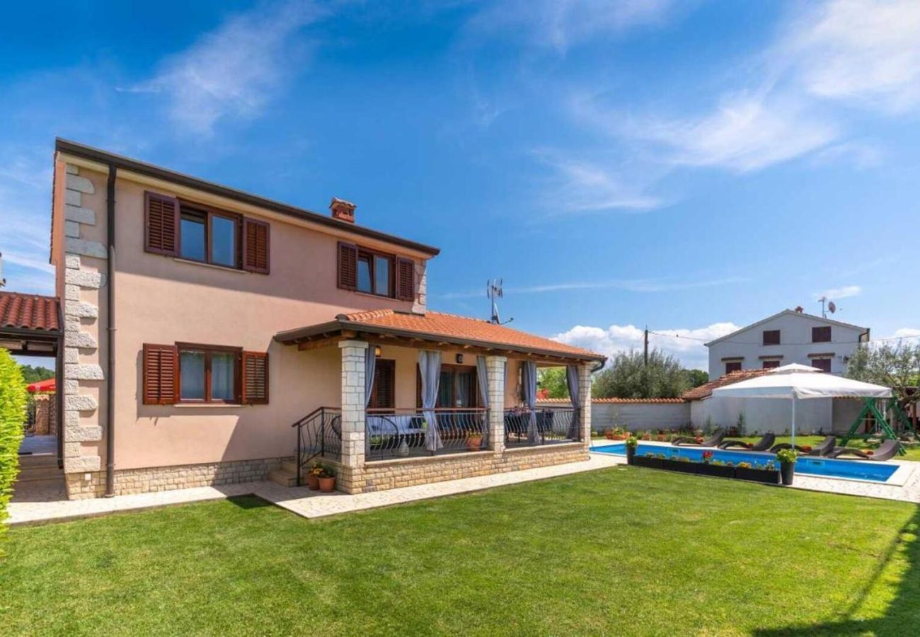 Villa in Porec - Villa Mia & Iva for 6+2 people near Poreč with private pool & kids playground - pet friendly