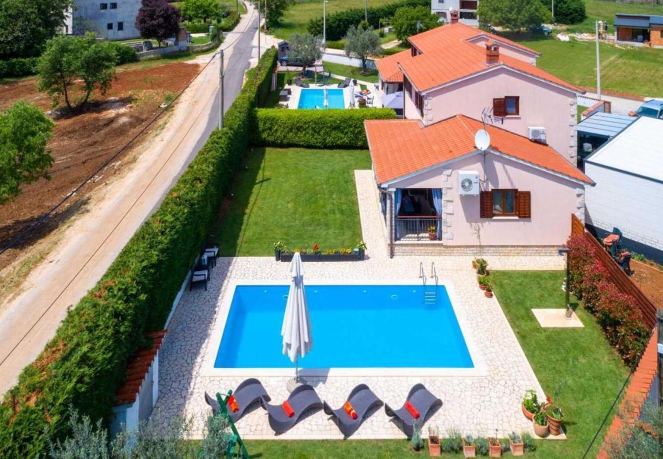 Villa in Porec - Villa Mia & Iva for 6+2 people near Poreč with private pool & kids playground - pet friendly