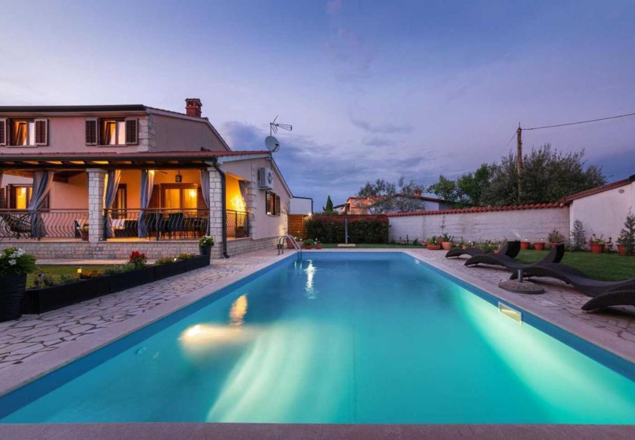 Villa in Porec - Villa Mia & Iva for 6+2 people near Poreč with private pool & kids playground - pet friendly
