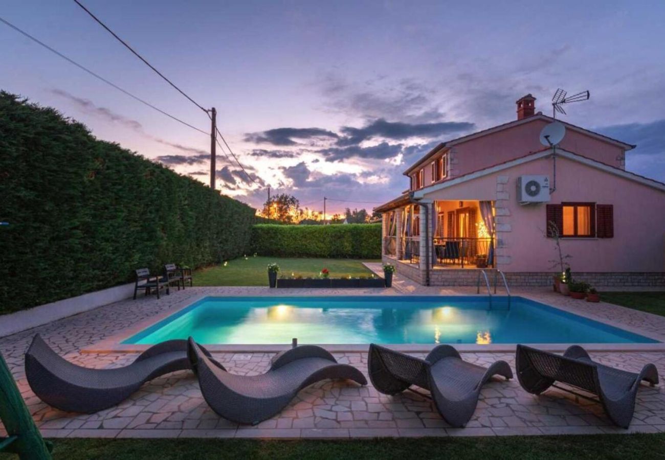 Villa in Porec - Villa Mia & Iva for 6+2 people near Poreč with private pool & kids playground - pet friendly