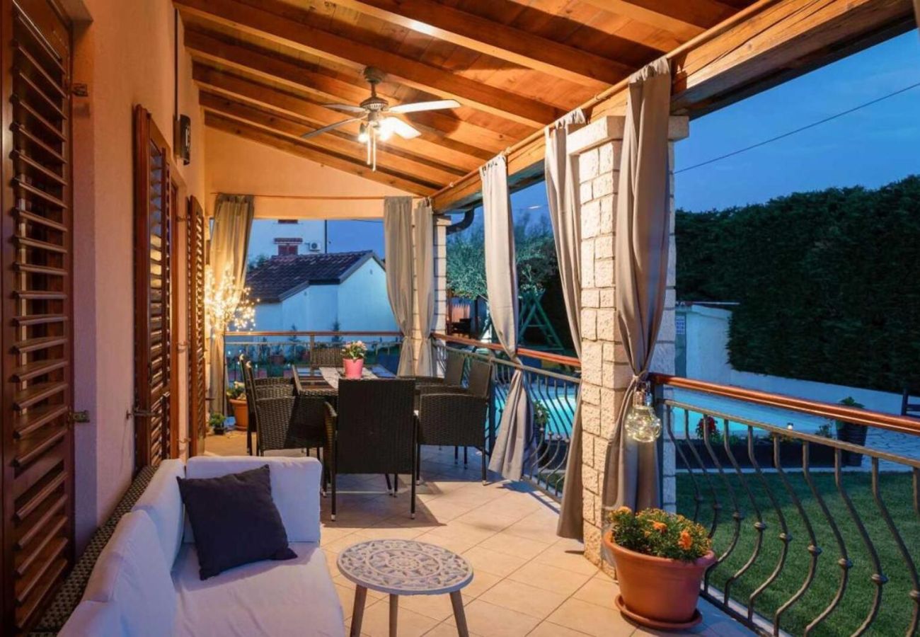 Villa in Porec - Villa Mia & Iva for 6+2 people near Poreč with private pool & kids playground - pet friendly