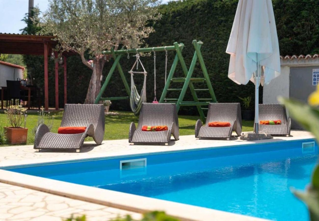 Villa in Porec - Villa Mia & Iva for 6+2 people near Poreč with private pool & kids playground - pet friendly