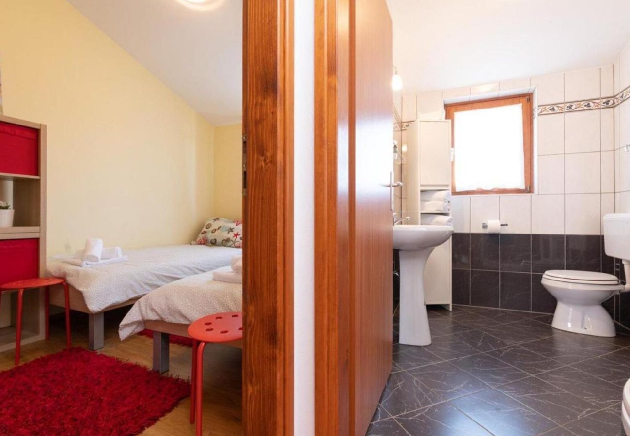 Villa in Porec - Villa Mia & Iva for 6+2 people near Poreč with private pool & kids playground - pet friendly