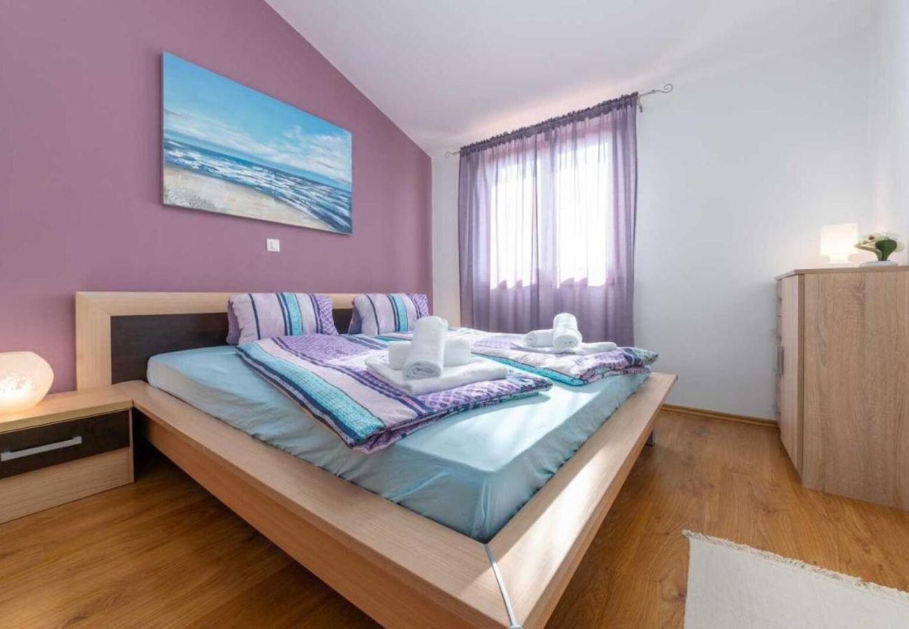 Villa in Porec - Villa Mia & Iva for 6+2 people near Poreč with private pool & kids playground - pet friendly