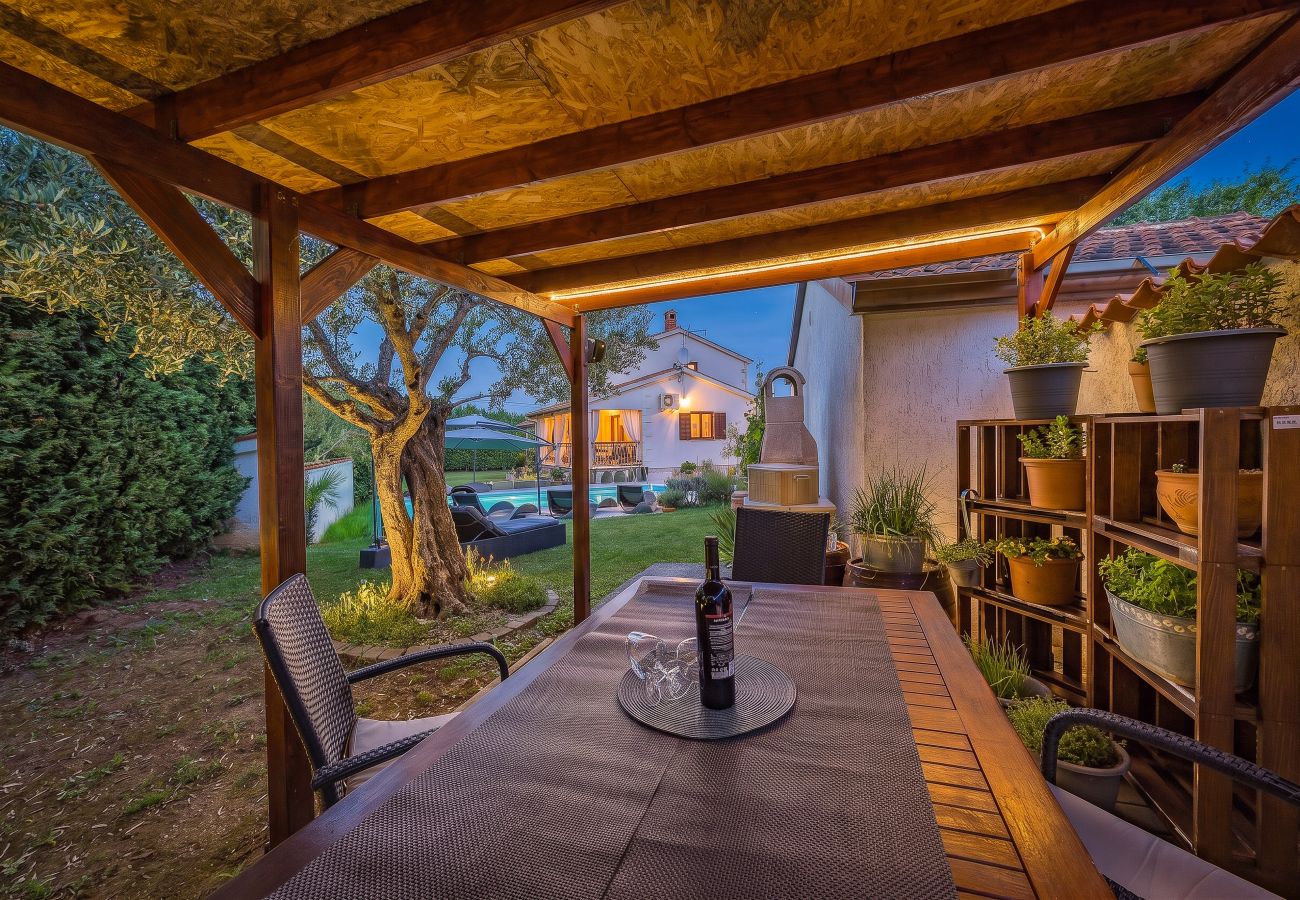 Villa in Porec - Villa Mia & Iva for 6+2 people near Poreč with private pool & kids playground - pet friendly
