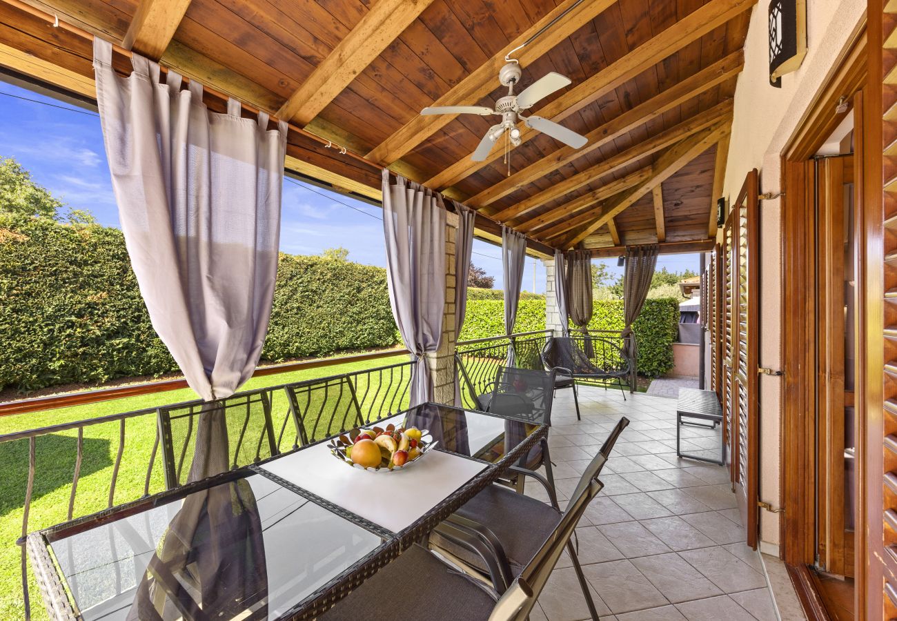 Villa in Porec - Villa Mia & Iva for 6+2 people near Poreč with private pool & kids playground - pet friendly