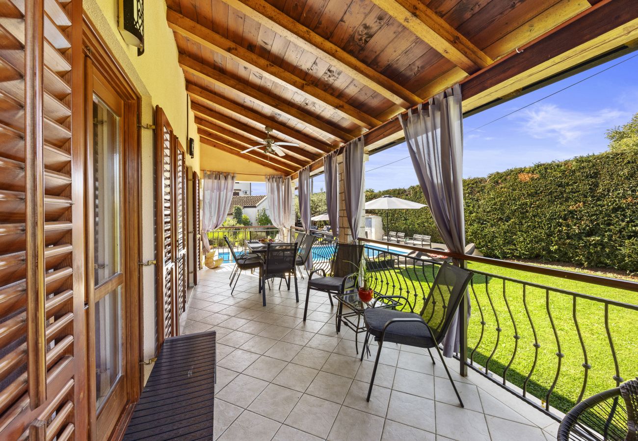 Villa in Porec - Villa Mia & Iva for 6+2 people near Poreč with private pool & kids playground - pet friendly