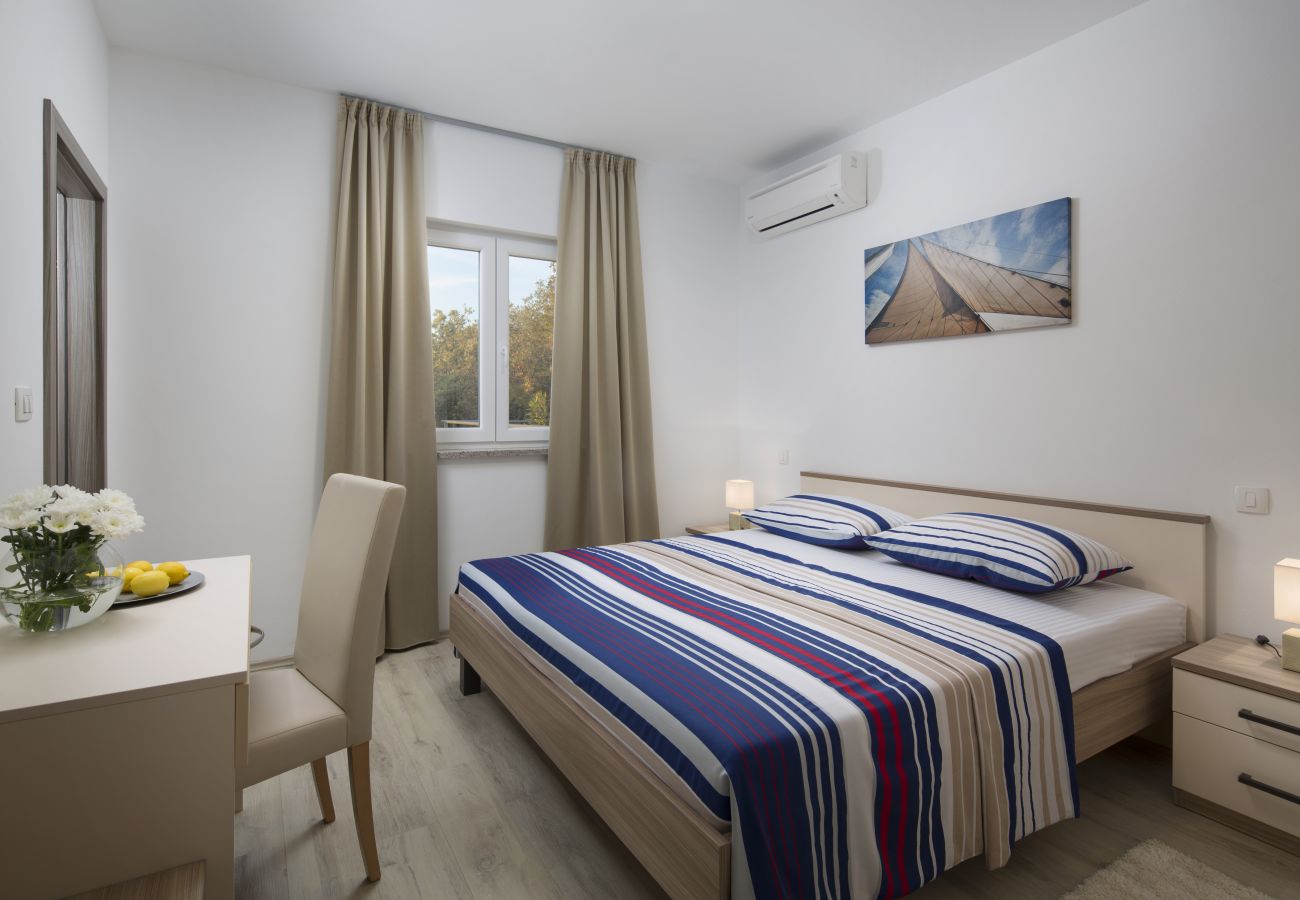 Villa in Viškovici - Villa Bella Vista for 8 people with sea view, heated pool & wellness - only 1,5 km from beach