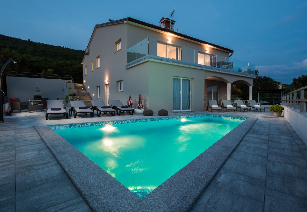 Villa in Viškovici - Villa Bella Vista for 8 people with sea view, heated pool & wellness - only 1,5 km from beach