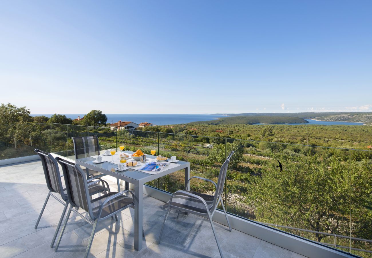 Villa in Viškovici - Villa Bella Vista for 8 people with sea view, heated pool & wellness - only 1,5 km from beach
