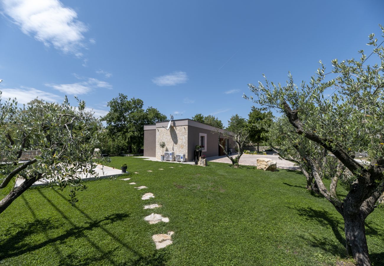 Villa in Presika - Villa Veros for 5 people near Labin - Rabac with private pool & kids playground