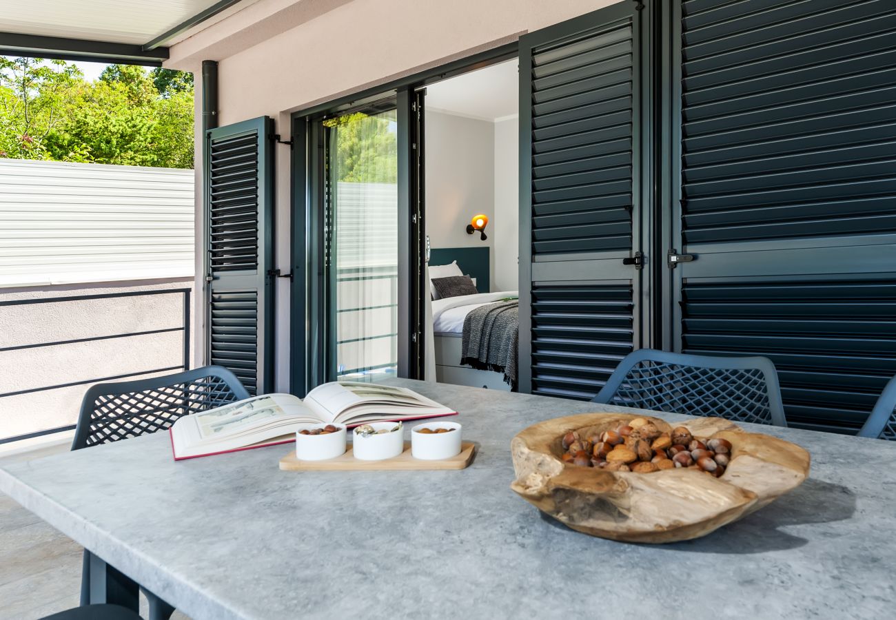Villa in Rovinj - Villa Jolanda for 4 people near Rovinj with kids playground & large garden - only 850 m from beach