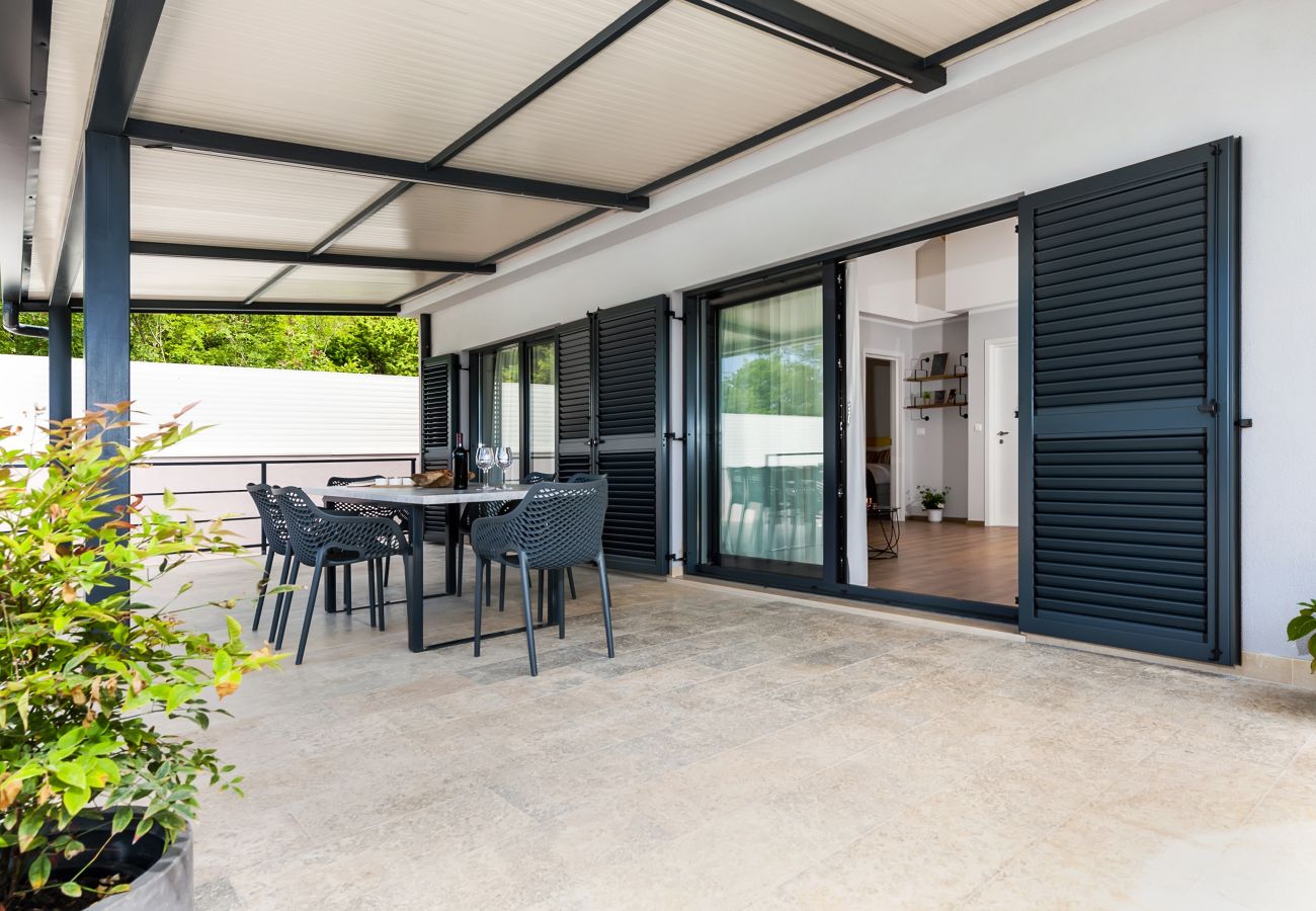 Villa in Rovinj - Villa Jolanda for 4 people near Rovinj with kids playground & large garden - only 850 m from beach