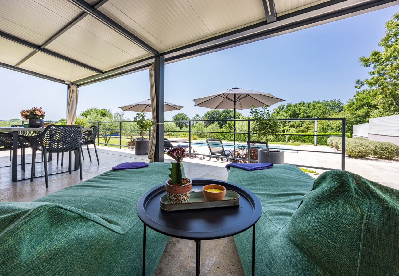 Villa in Rovinj - Villa Jolanda for 4 people near Rovinj with kids playground & large garden - only 850 m from beach