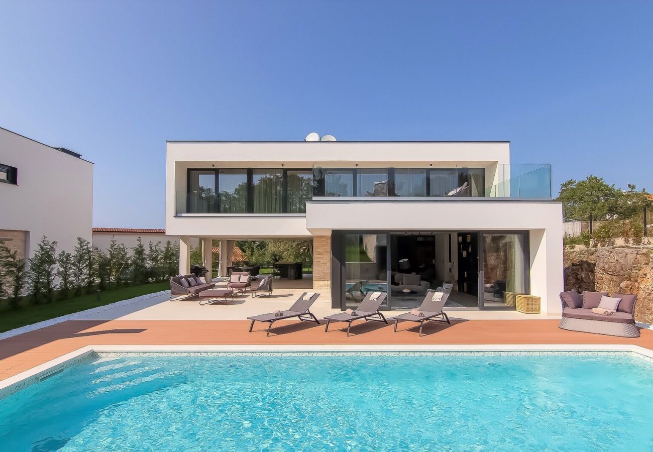 Villa in Rovinjsko Selo - Villa #1 for 8 people near Rovinj with 50 m2 private pool, sauna & pet friendly