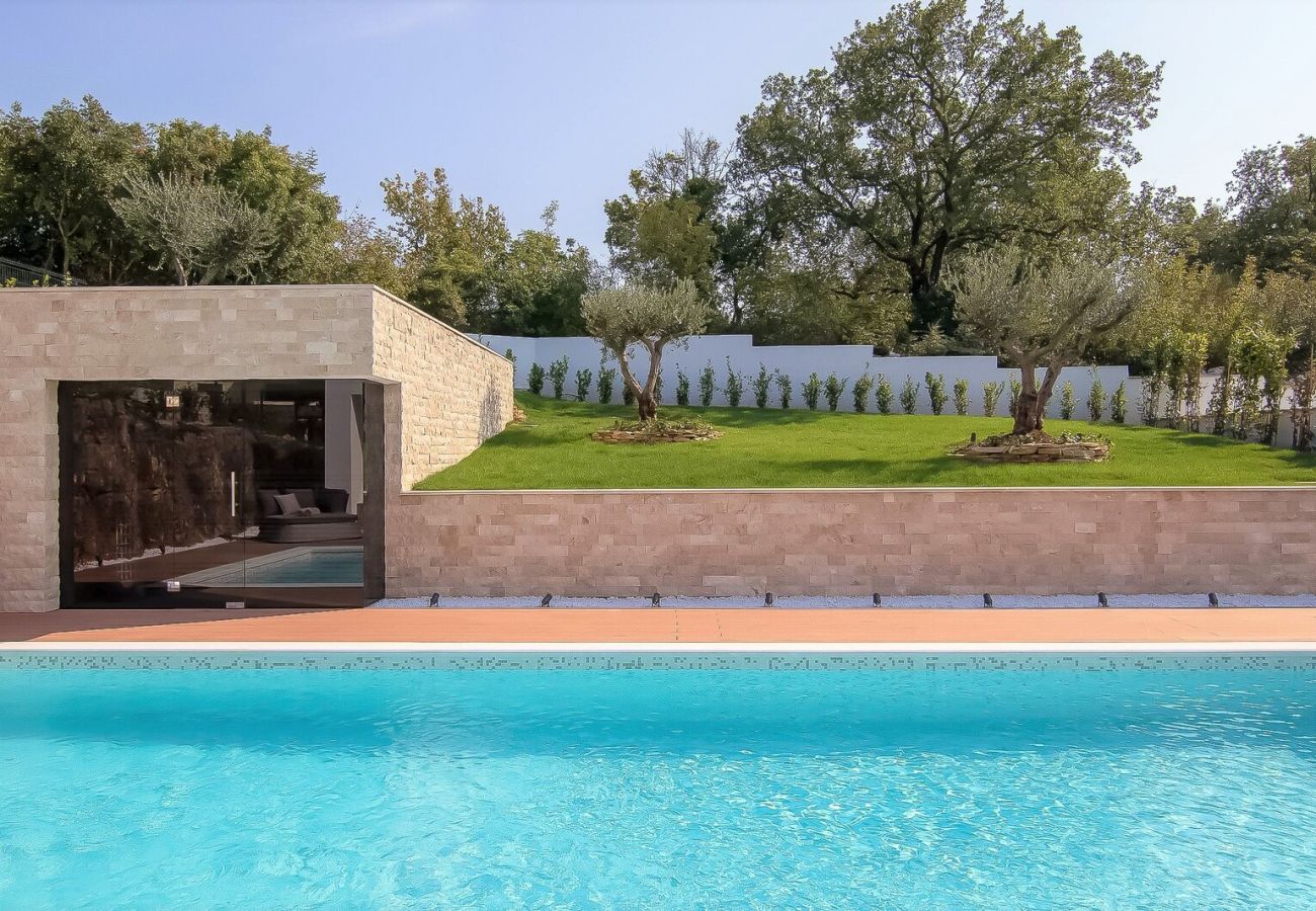 Villa in Rovinjsko Selo - Villa #1 for 8 people near Rovinj with 50 m2 private pool, sauna & pet friendly