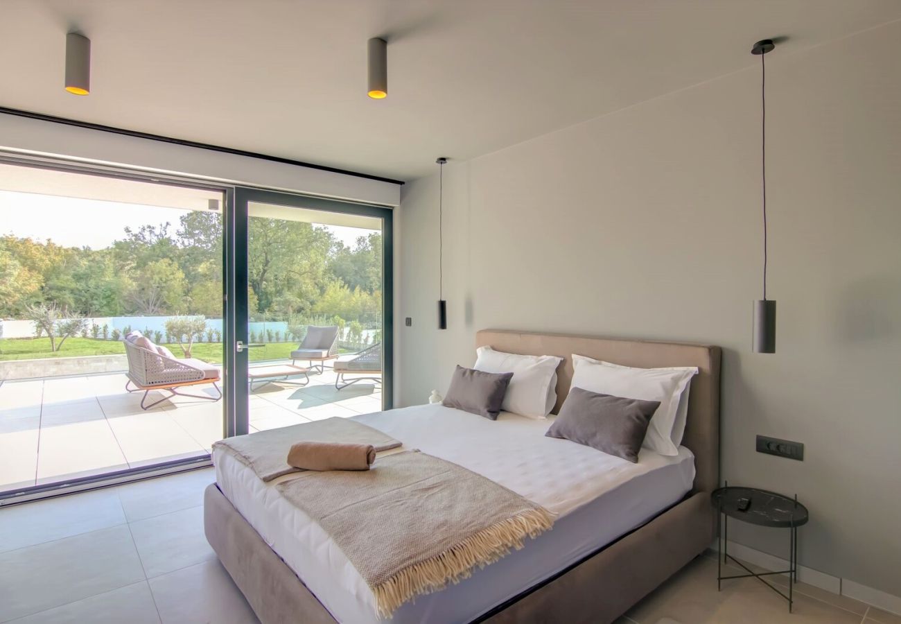 Villa in Rovinjsko Selo - Villa #1 for 8 people near Rovinj with 50 m2 private pool, sauna & pet friendly