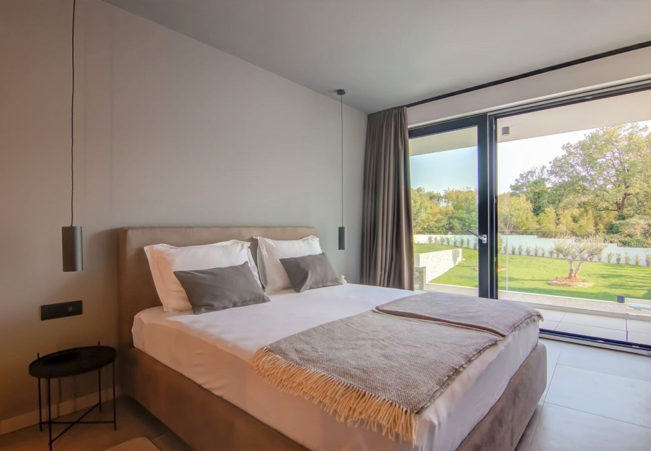 Villa in Rovinjsko Selo - Villa #1 for 8 people near Rovinj with 50 m2 private pool, sauna & pet friendly