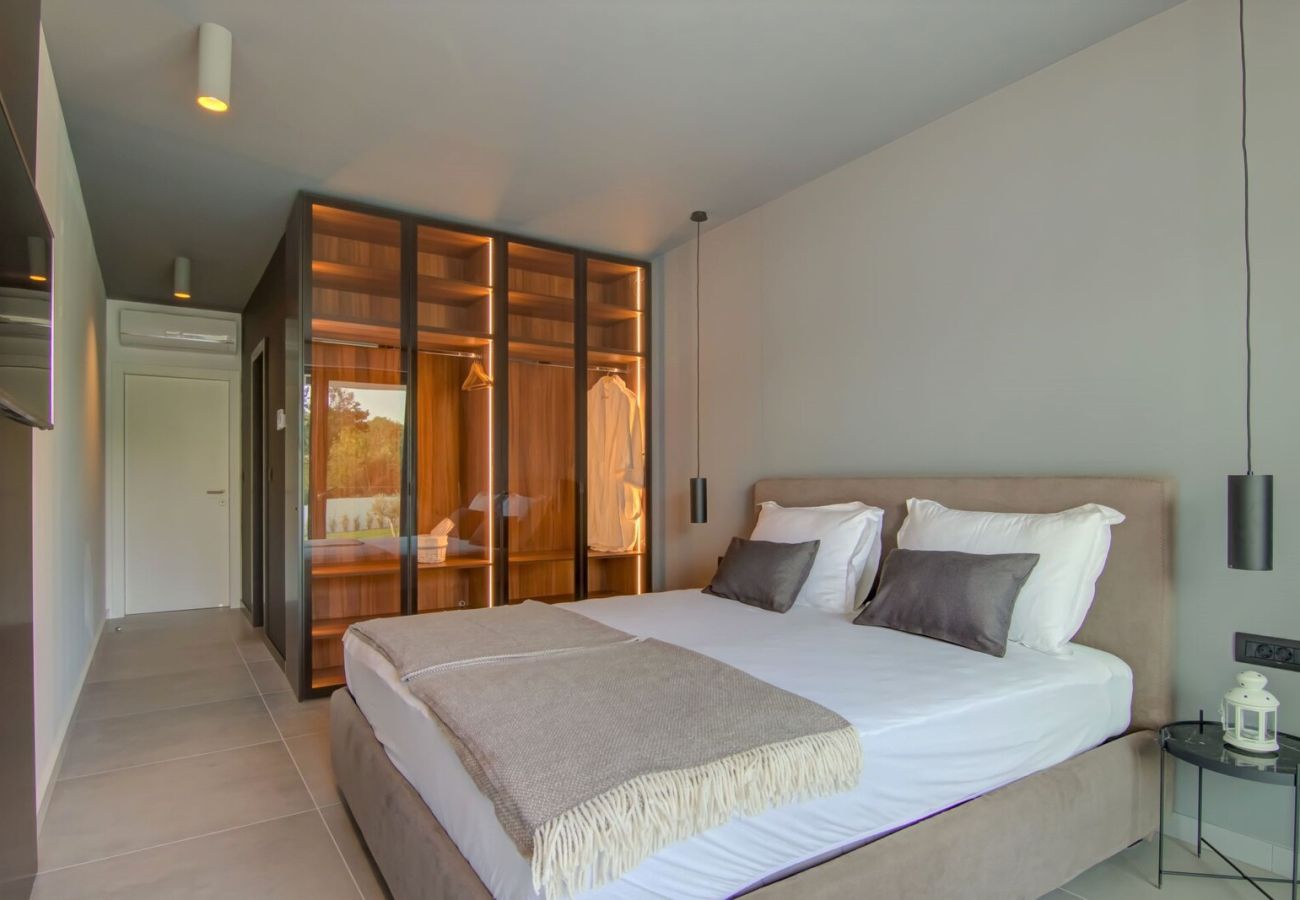 Villa in Rovinjsko Selo - Villa #1 for 8 people near Rovinj with 50 m2 private pool, sauna & pet friendly