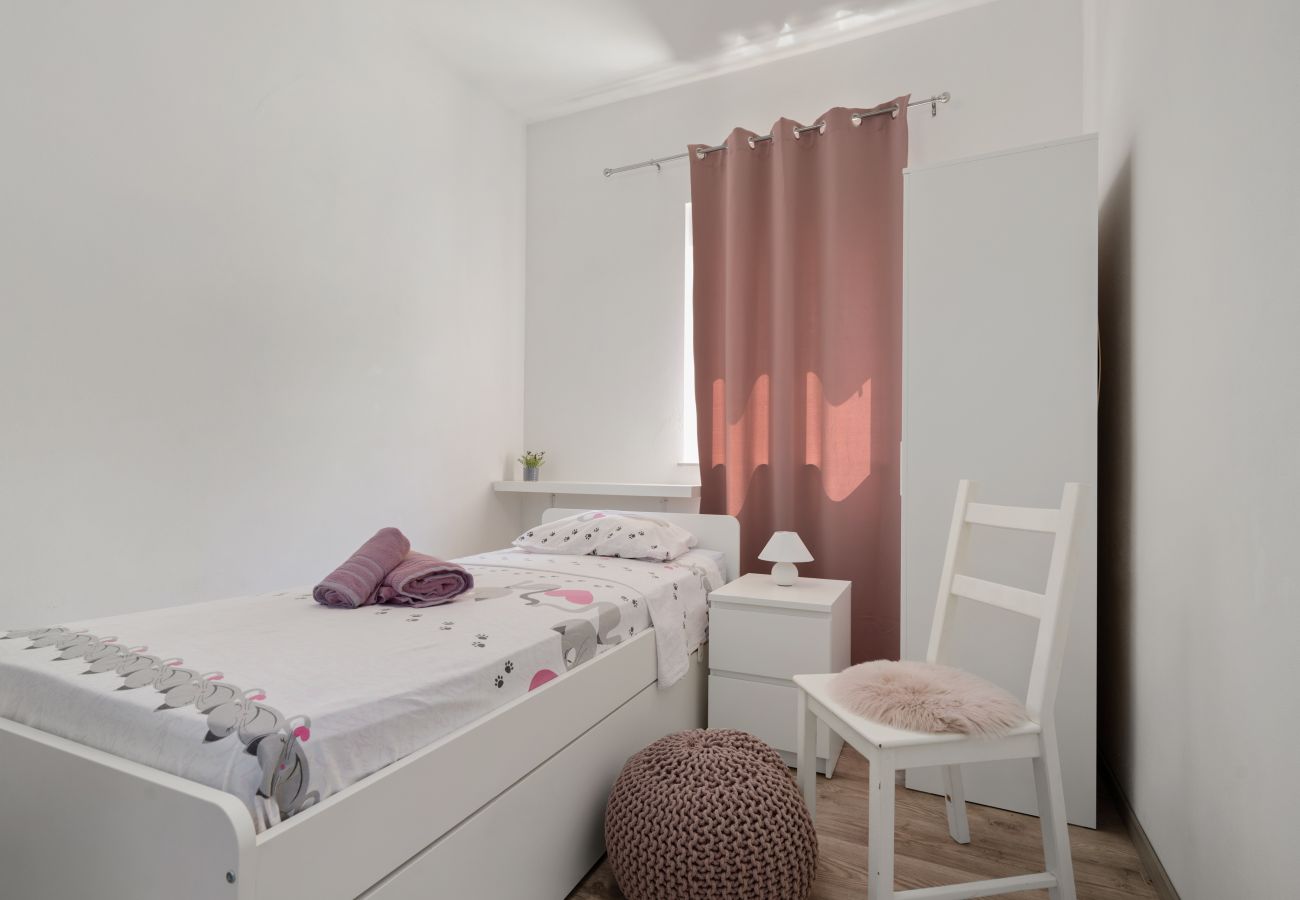 Villa in Viškovici - Villa Tomicich for 6 people with private pool & sea view - only 3 km from beach