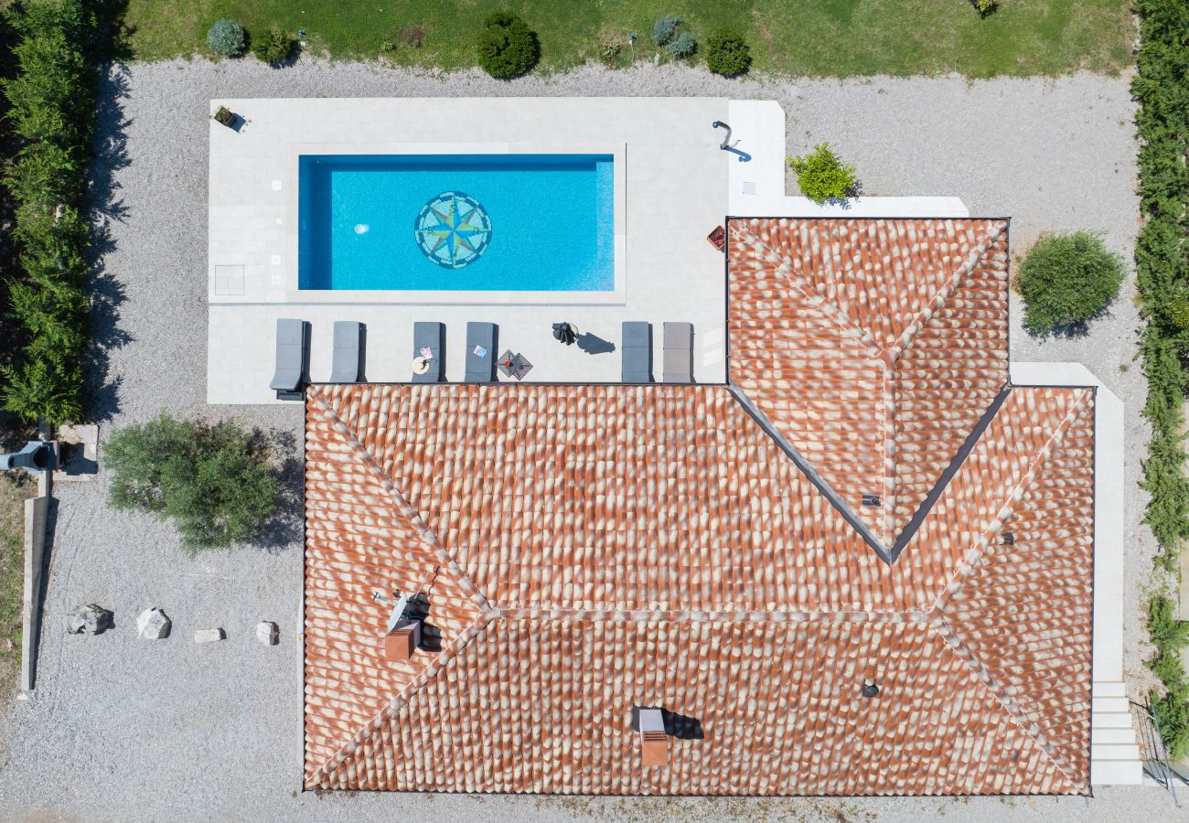 Villa in Viškovici - Villa Tomicich for 6 people with private pool & sea view - only 3 km from beach
