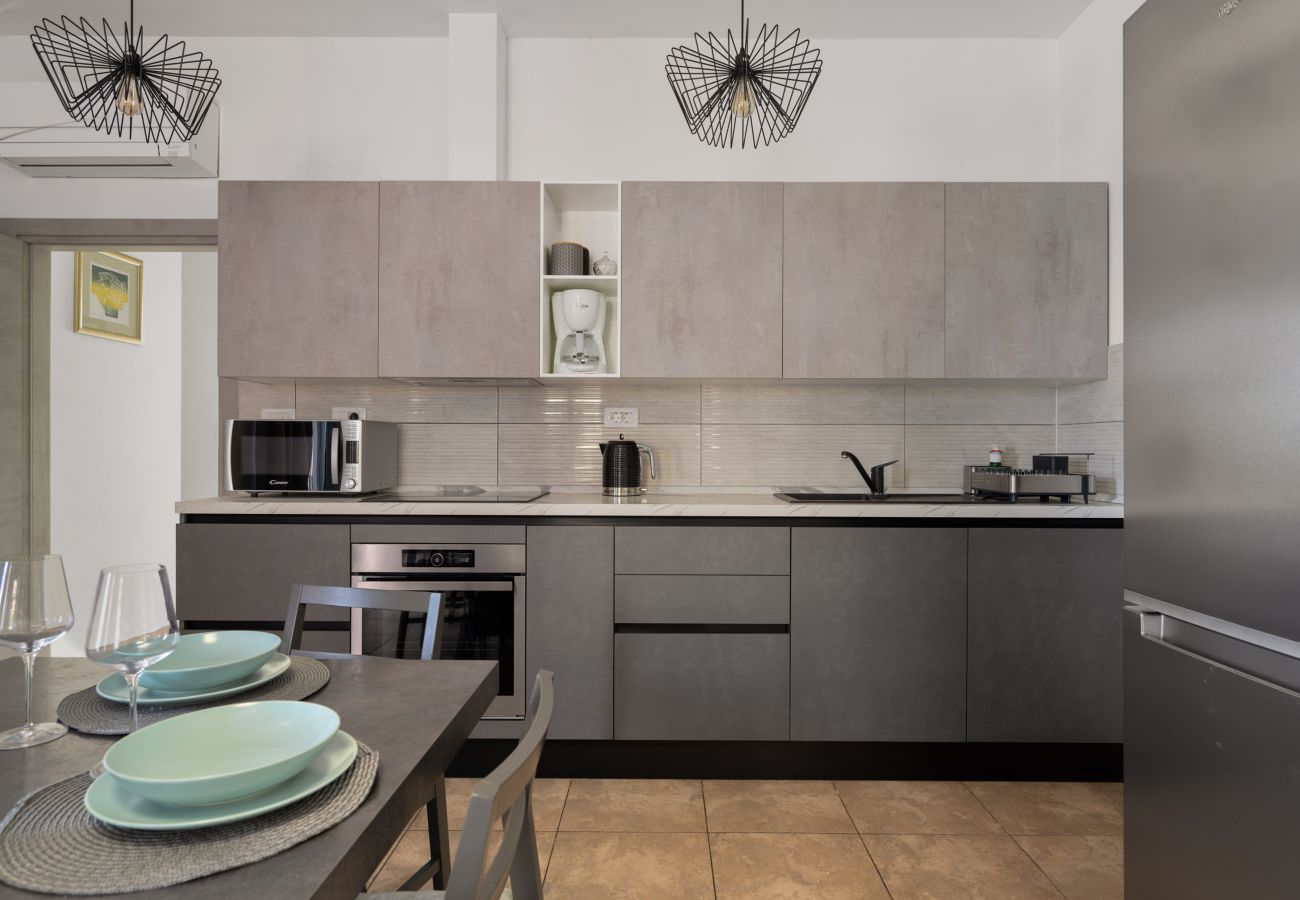 Villa in Viškovici - Villa Tomicich for 6 people with private pool & sea view - only 3 km from beach
