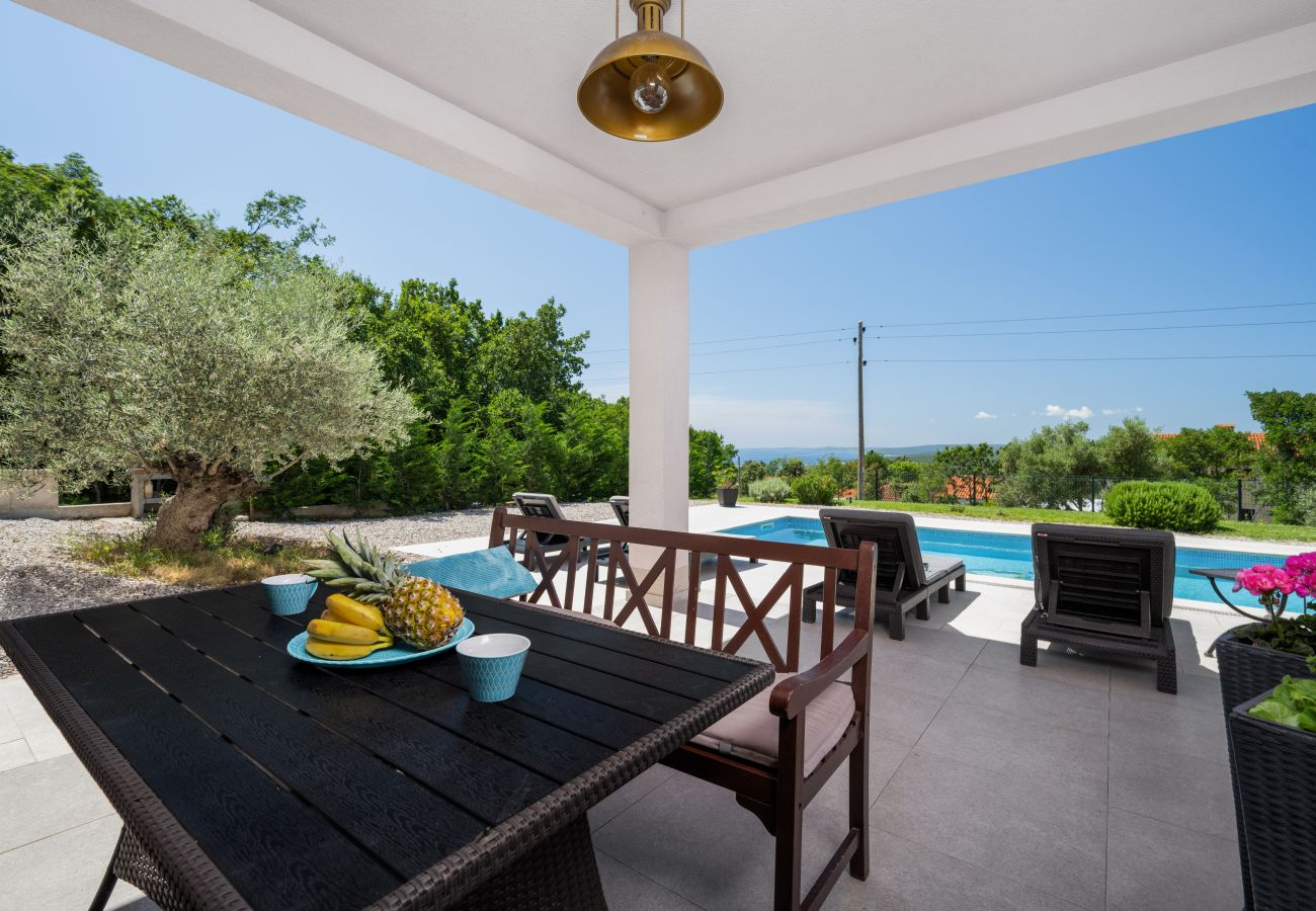 Villa in Viškovici - Villa Tomicich for 6 people with private pool & sea view - only 3 km from beach