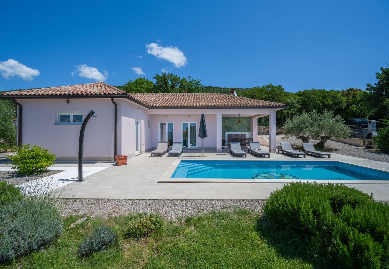 Villa in Viškovici - Villa Tomicich for 6 people with private pool & sea view - only 3 km from beach