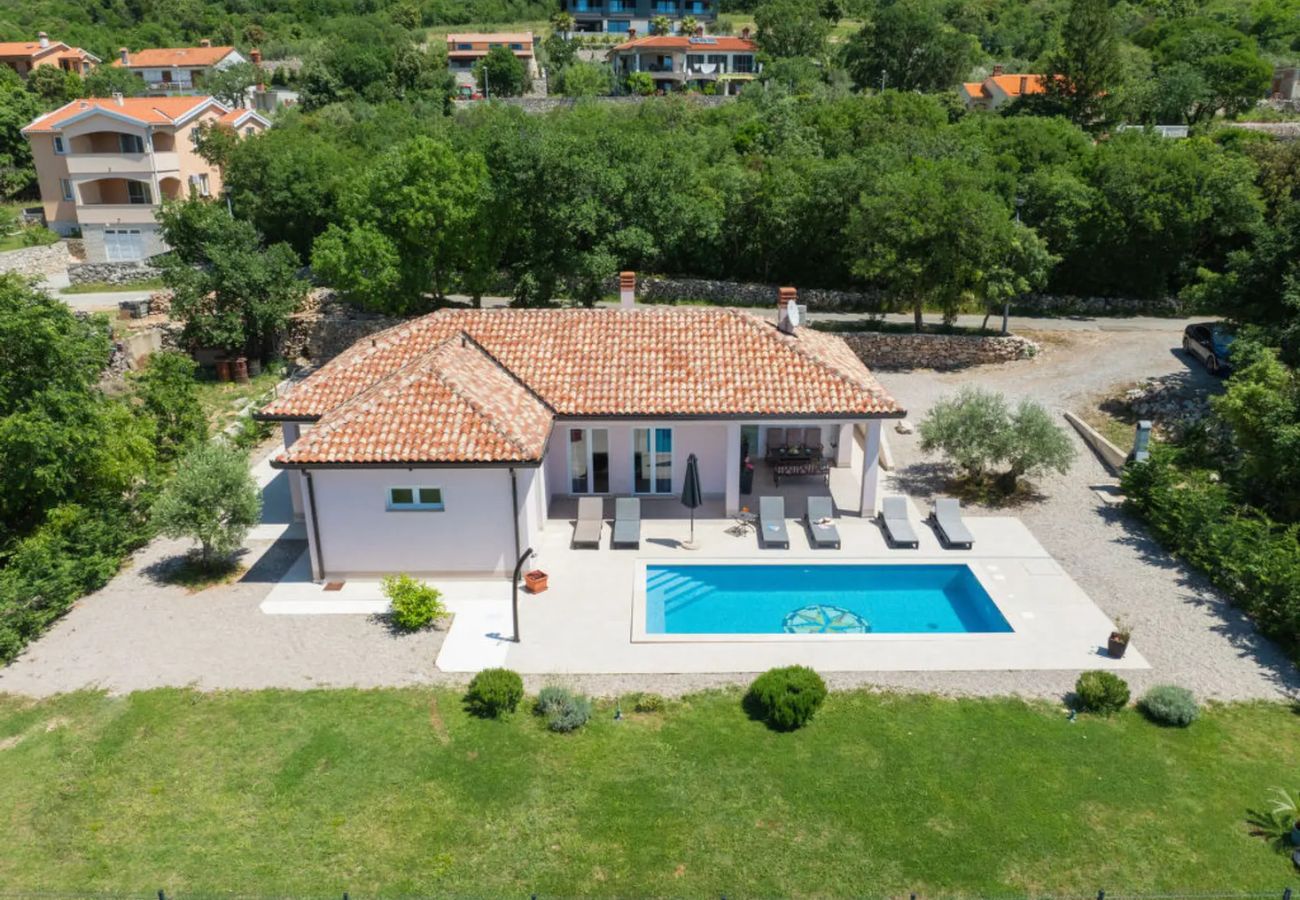 Villa in Viškovici - Villa Tomicich for 6 people with private pool & sea view - only 3 km from beach