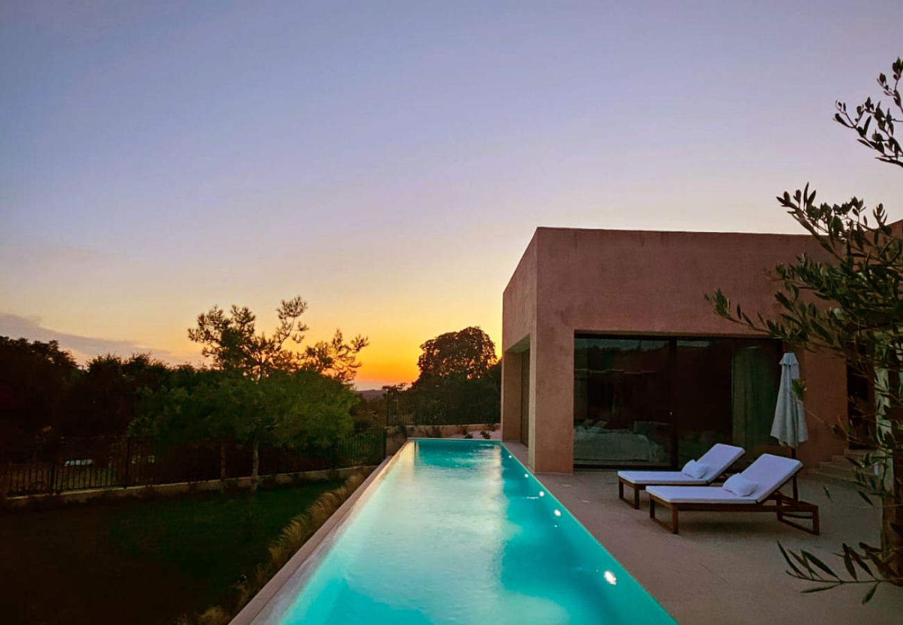 Villa in Žuntici - Villa Arcobaleno for 10 people near Rovinj with 56 m2 heated infinity pool 