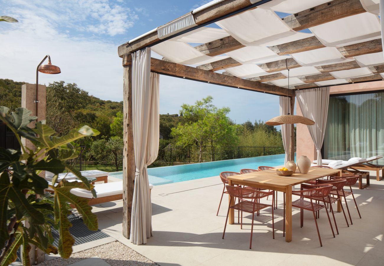 Villa in Žuntici - Villa Arcobaleno for 10 people near Rovinj with 56 m2 heated infinity pool 
