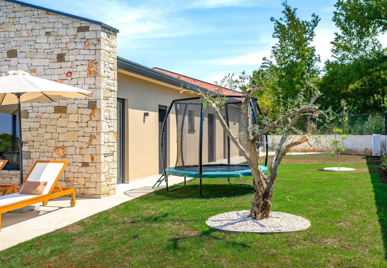 Villa in Štifanici - Casa Fiore Viola for 8 people with private heated pool & sea view