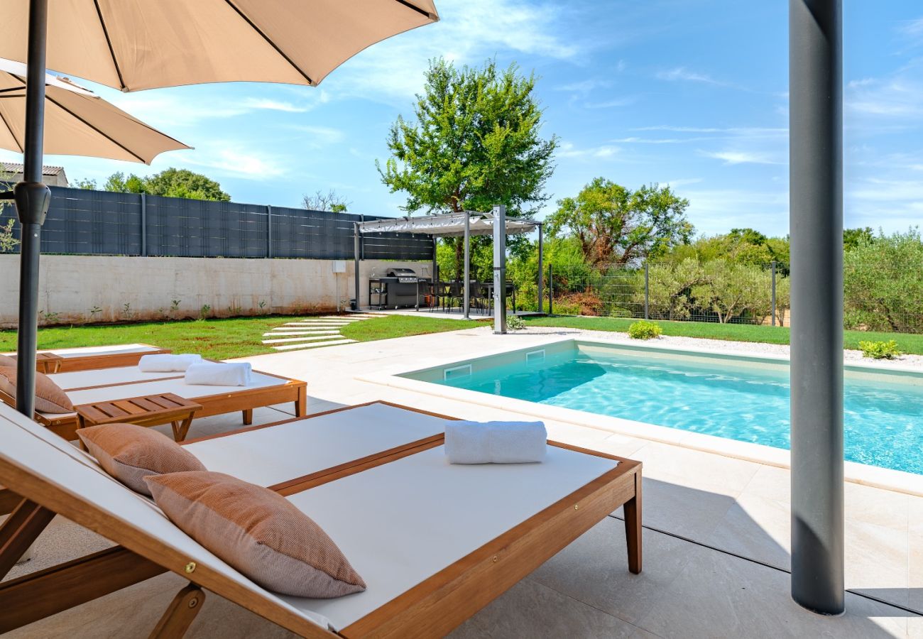 Villa in Štifanici - Casa Fiore Viola for 8 people with private heated pool & sea view