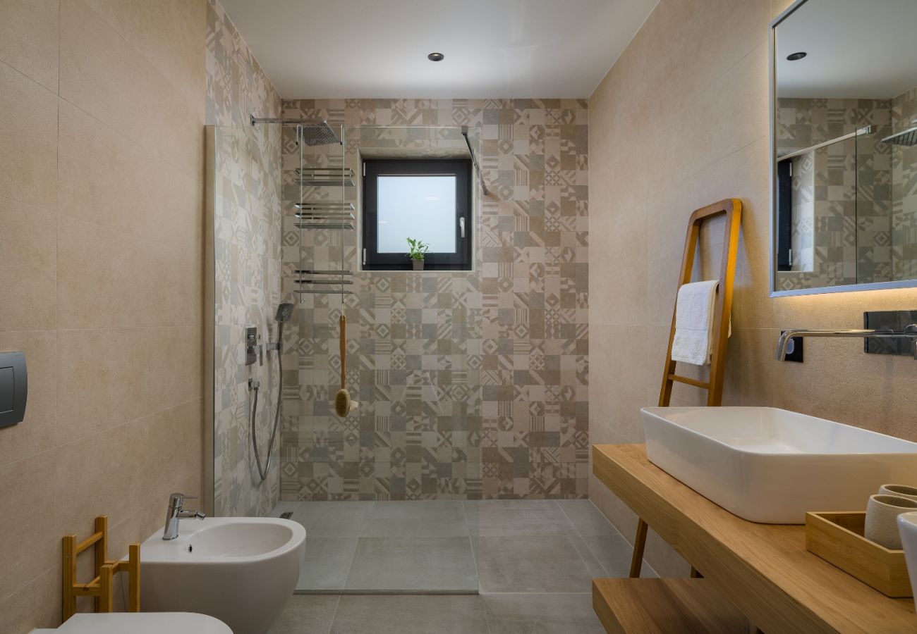 Villa in Štifanici - Casa Fiore Viola for 8 people with private heated pool & sea view