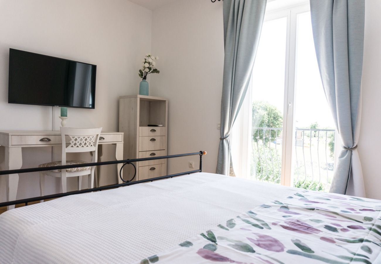 Villa in Smoljanci - Villa Histria Relax for 8 people in Central Istria with sea view and children playground