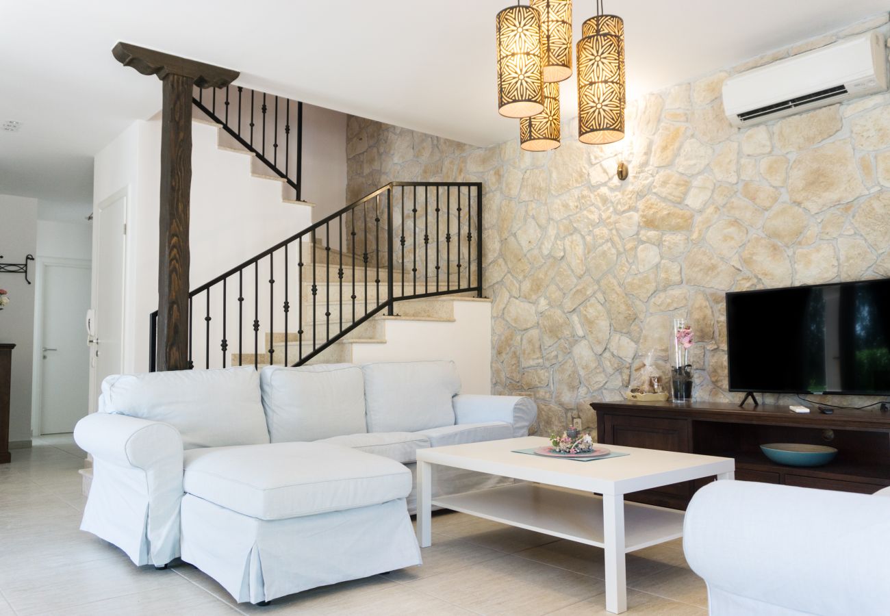 Villa in Smoljanci - Villa Histria Relax for 8 people in Central Istria with sea view and children playground
