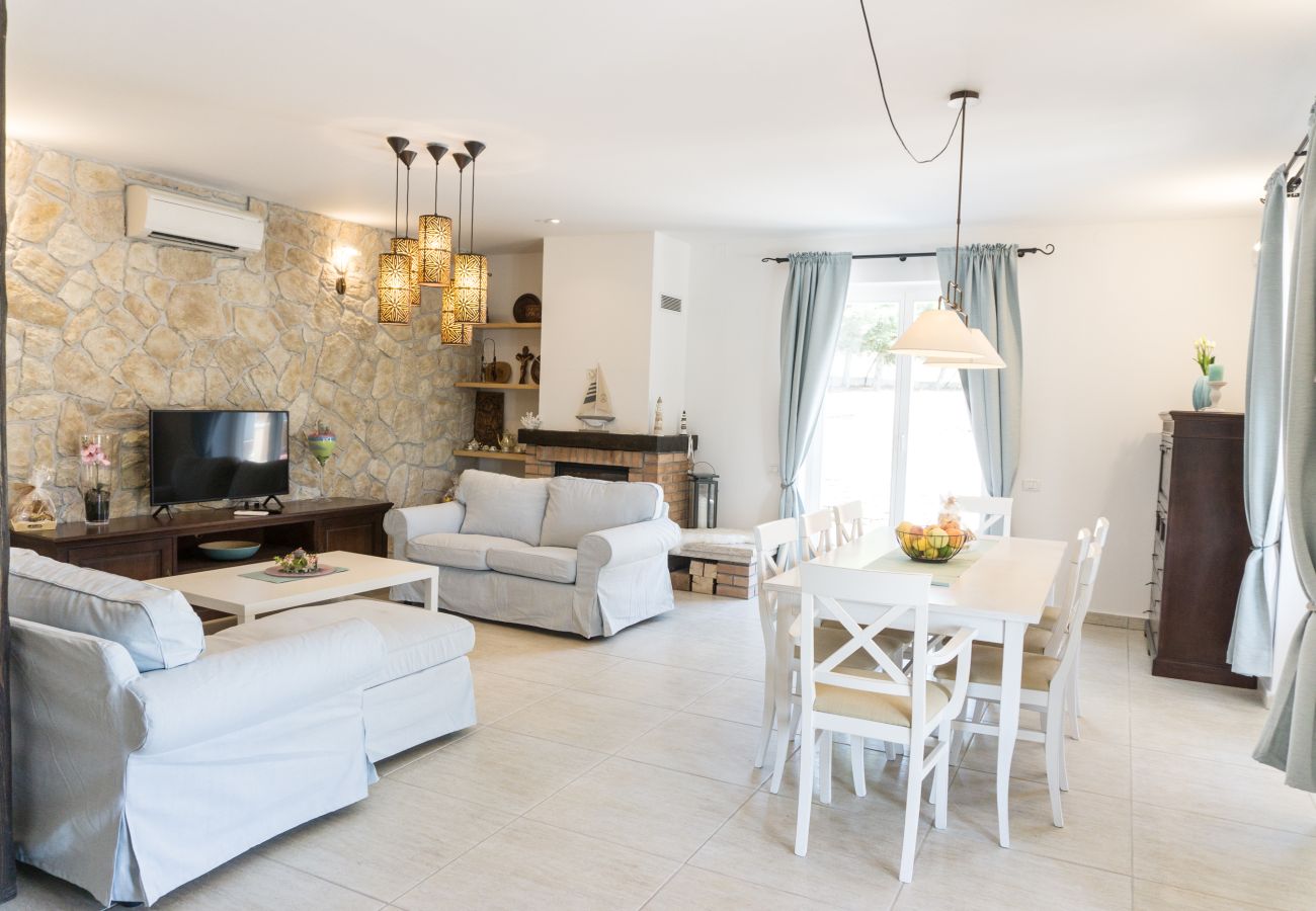 Villa in Smoljanci - Villa Histria Relax for 8 people in Central Istria with sea view and children playground