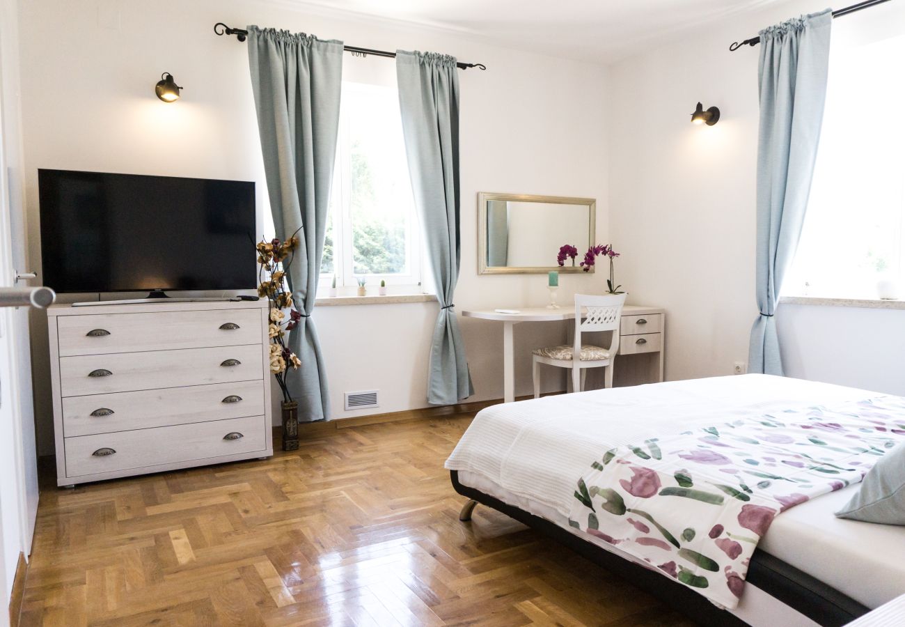 Villa in Smoljanci - Villa Histria Relax for 8 people in Central Istria with sea view and children playground