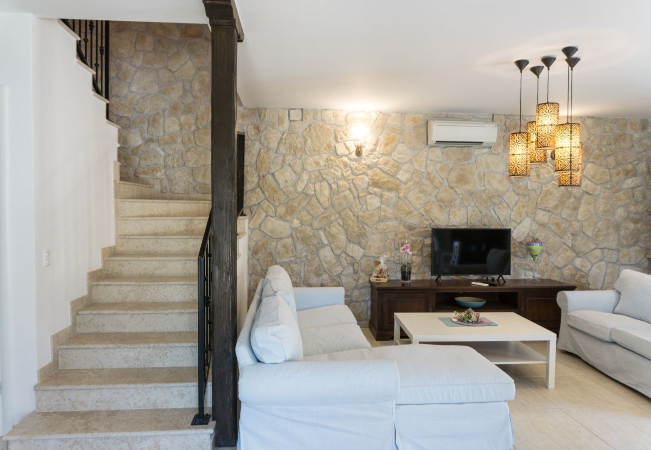 Villa in Smoljanci - Villa Histria Relax for 8 people in Central Istria with sea view and children playground