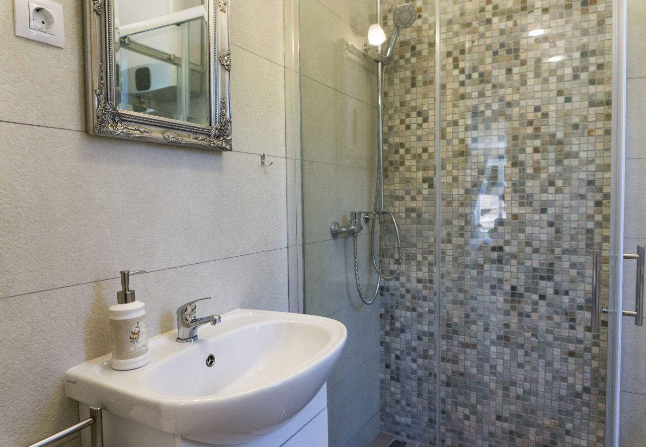 Villa in Smoljanci - Villa Histria Relax for 8 people in Central Istria with sea view and children playground