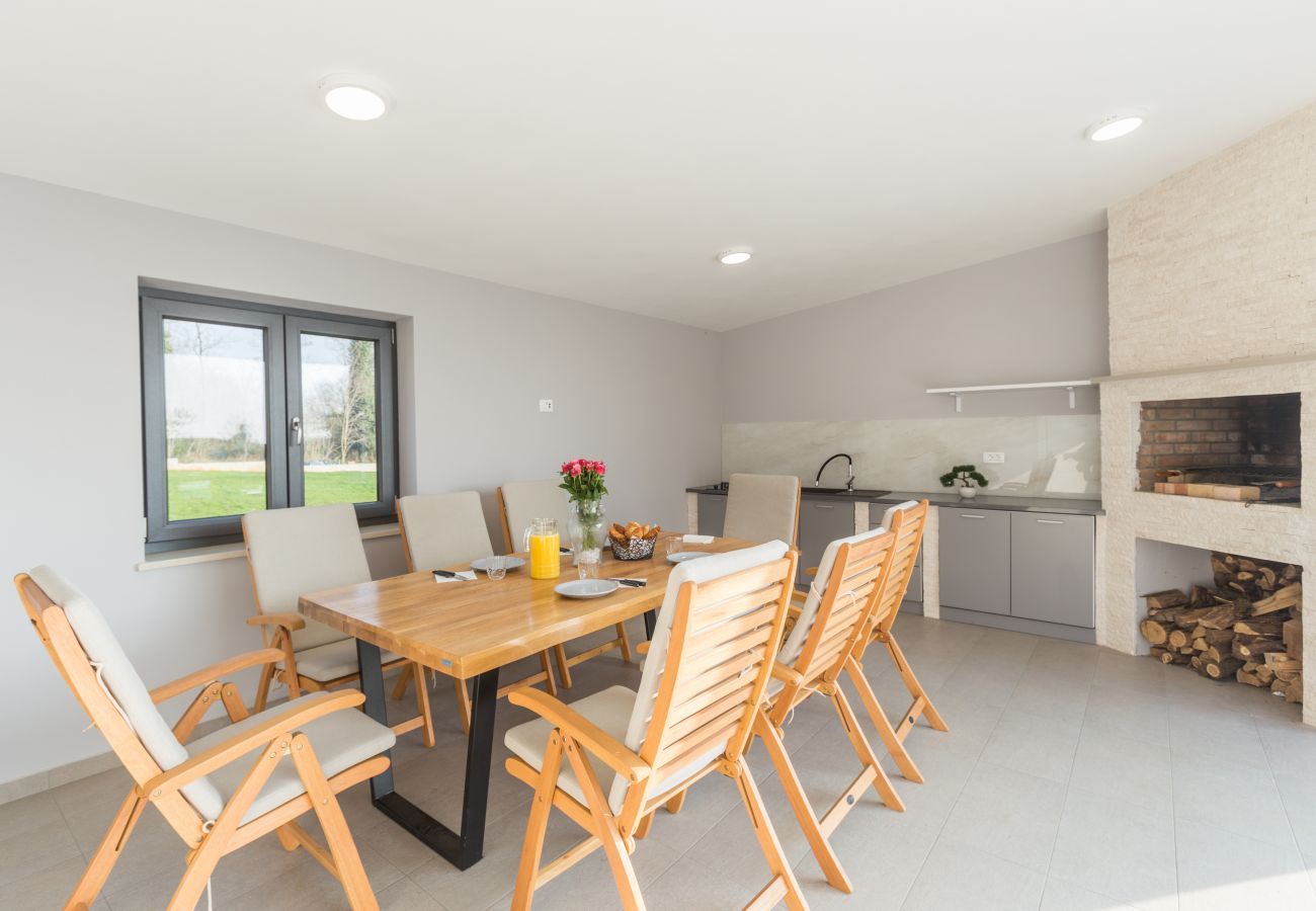 Villa in Pinežici - Villa Harmony for 8 people in Central Istria with 50 m2 private pool and sea view