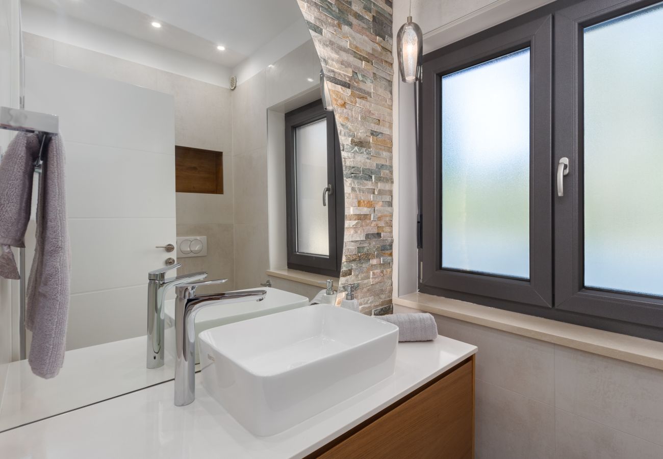 Villa in Pinežici - Villa Harmony for 8 people in Central Istria with 50 m2 private pool and sea view